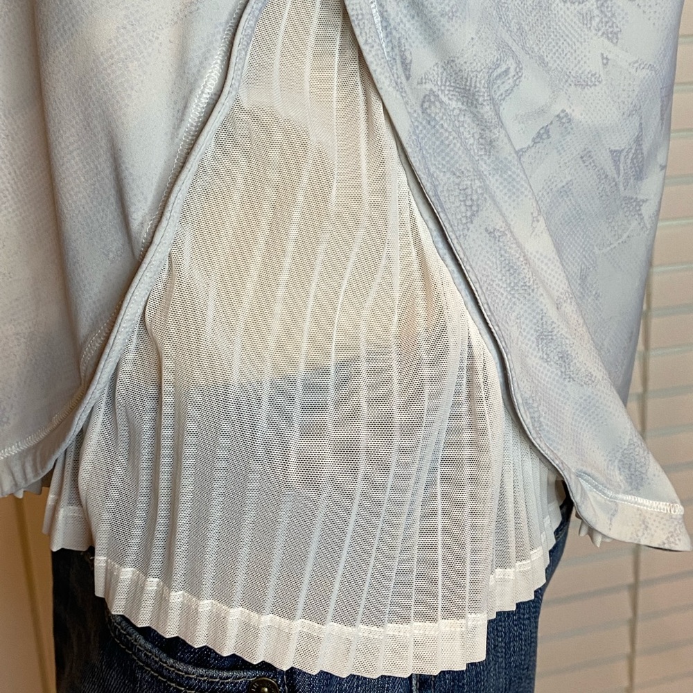 Lululemon Just Pleat It Short Sleeve Athletic Running Tee Shirt Top Size 8? EUC - Picture 5 of 10